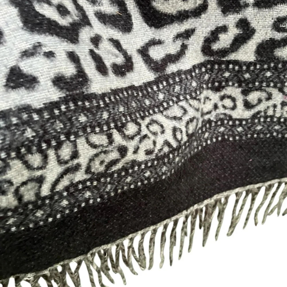 EUC Cashmink Scarf Cheetah Print Tassles‎ 100% Acrylic Tan Black Made In Germany